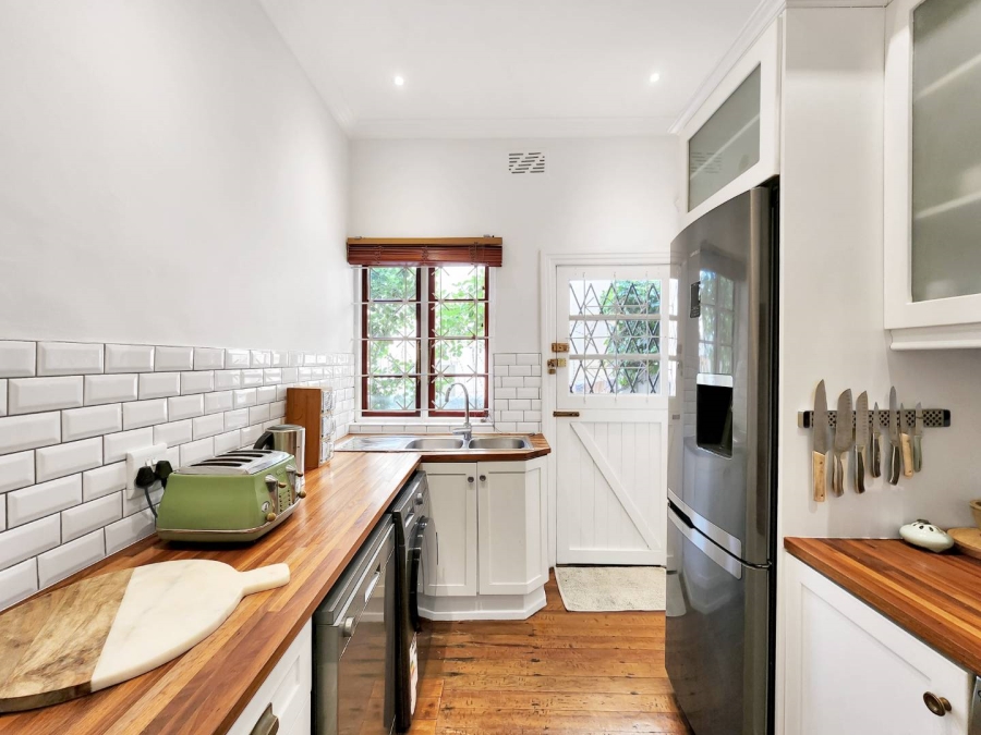 To Let 1 Bedroom Property for Rent in Sea Point Western Cape